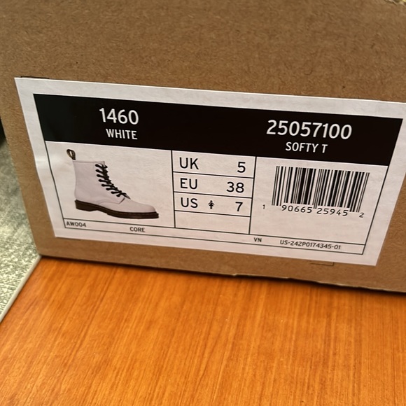 NEW Dr. martens 1460 white womens - Picture 6 of 6